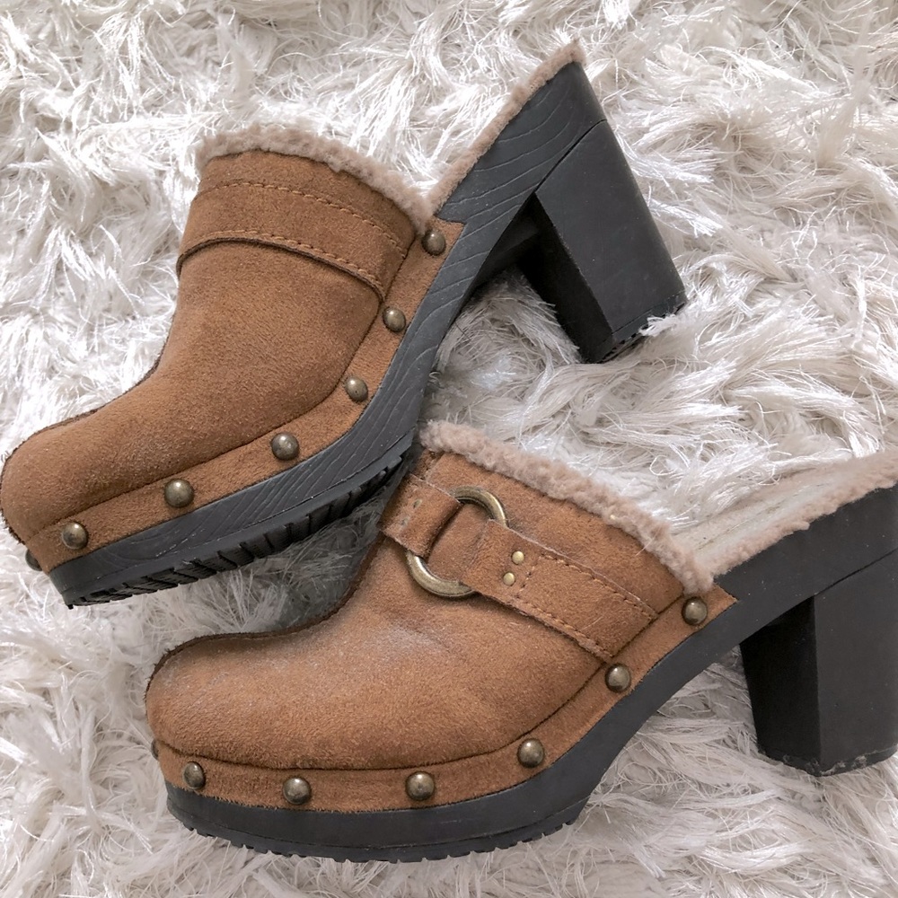 Union Bay size 8 1/2 suede fur lined clogs